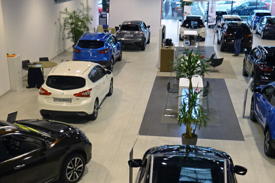 HALL NISSAN NANTES NORD